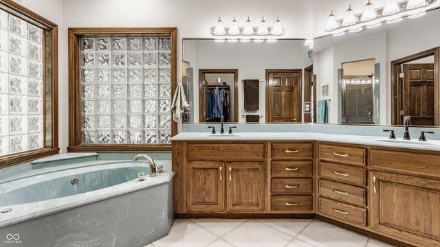 14696 Thor Run Drive, Fishers, IN 46040