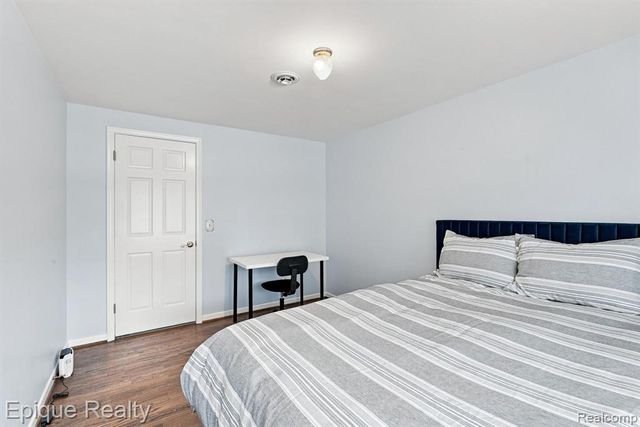 2774 Brady Drive, Bloomfield Hills, MI 48304