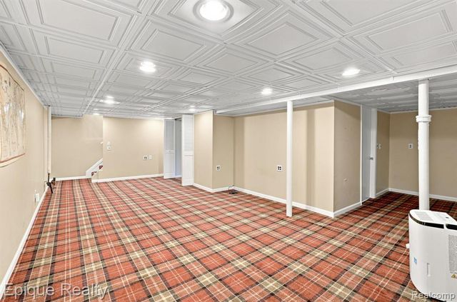 2774 Brady Drive, Bloomfield Hills, MI 48304