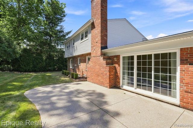 2774 Brady Drive, Bloomfield Hills, MI 48304