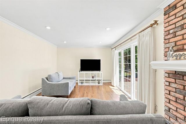2774 Brady Drive, Bloomfield Hills, MI 48304