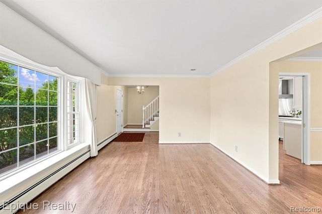 2774 Brady Drive, Bloomfield Hills, MI 48304