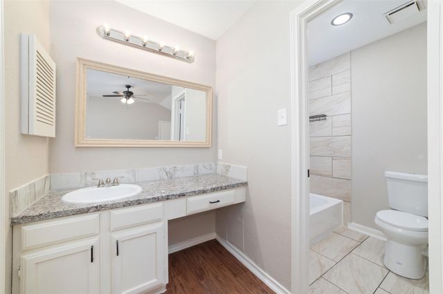 3407 Sandbrook Drive, Houston, TX 77066