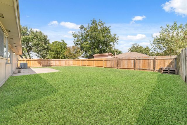 3407 Sandbrook Drive, Houston, TX 77066