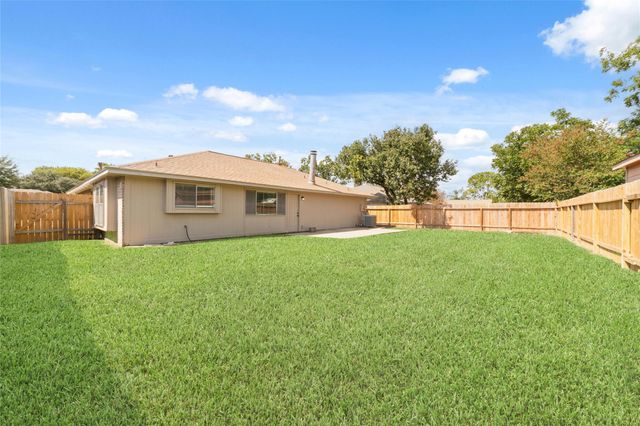 3407 Sandbrook Drive, Houston, TX 77066