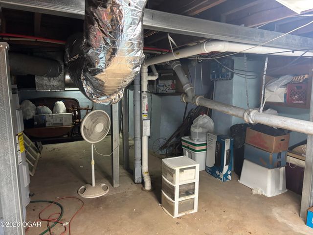 827 W Chestnut Street, Carthage, MO 64836