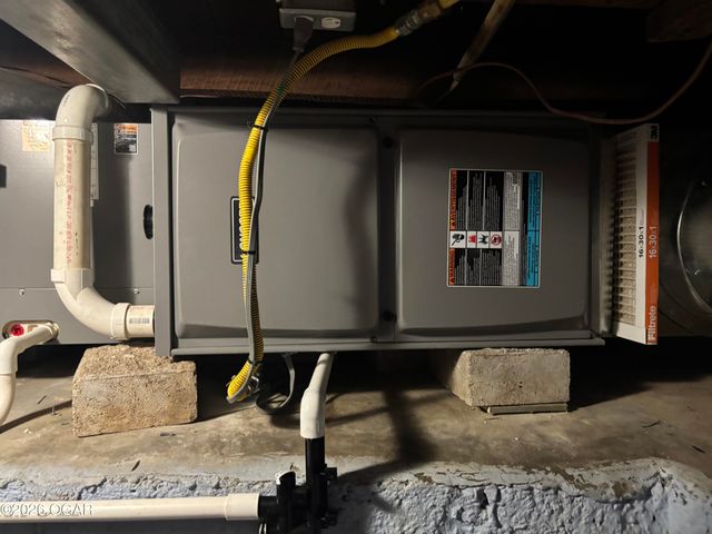 827 W Chestnut Street, Carthage, MO 64836