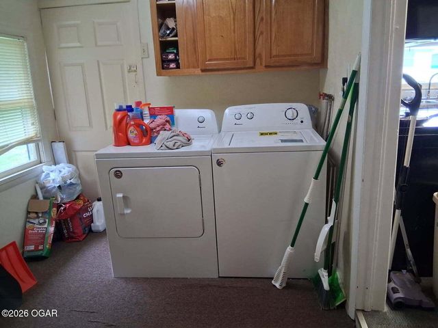 827 W Chestnut Street, Carthage, MO 64836