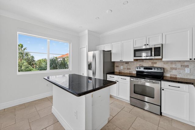 11015 Legacy Lane 304, Palm Beach Gardens, FL 33410