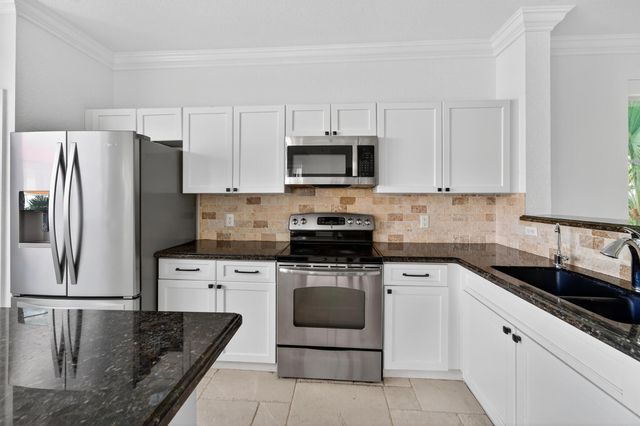 11015 Legacy Lane 304, Palm Beach Gardens, FL 33410