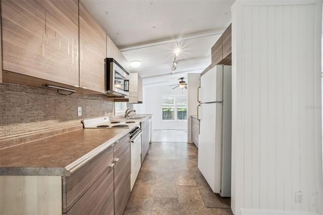 16802 SUGAR BERRY LANE, Montverde, FL 34756