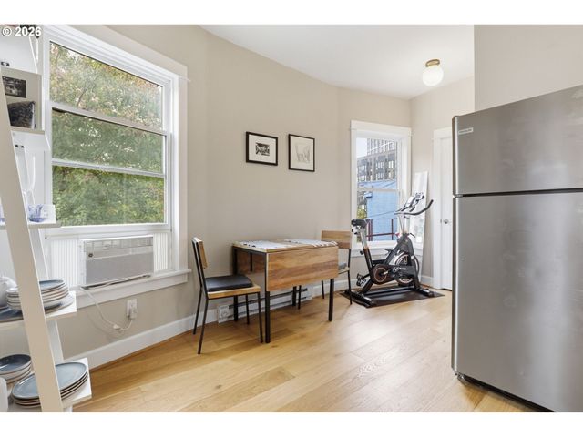 1714 Nw COUCH St 7, Portland, OR 97209