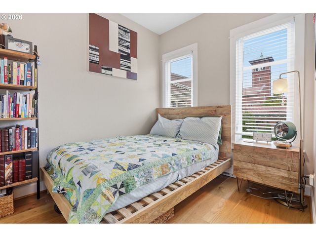 1714 Nw COUCH St 7, Portland, OR 97209