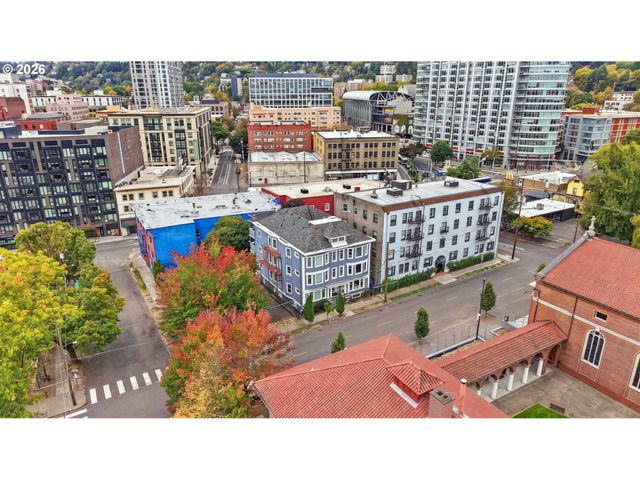 1714 Nw COUCH St 7, Portland, OR 97209