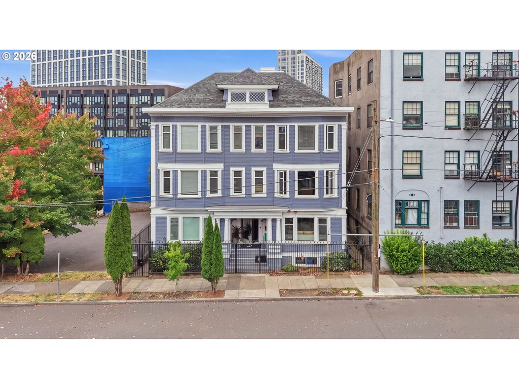 1714 Nw COUCH St 7, Portland, OR 97209