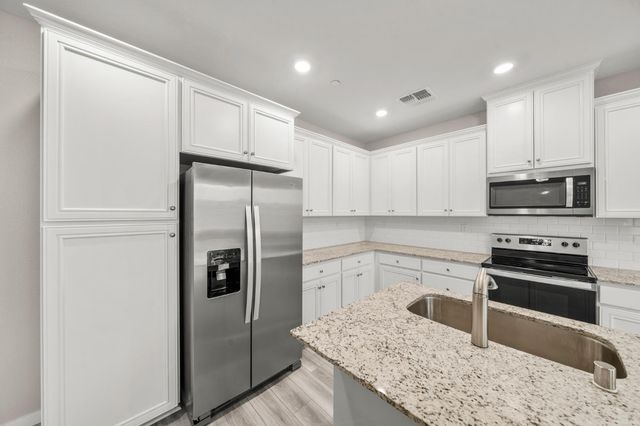 2712 Bedell St, Lincoln, CA 95648