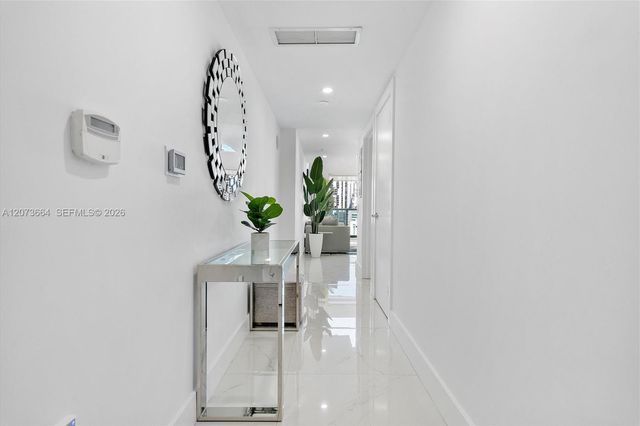41 SE 5th Street 1111, Miami, FL 33131