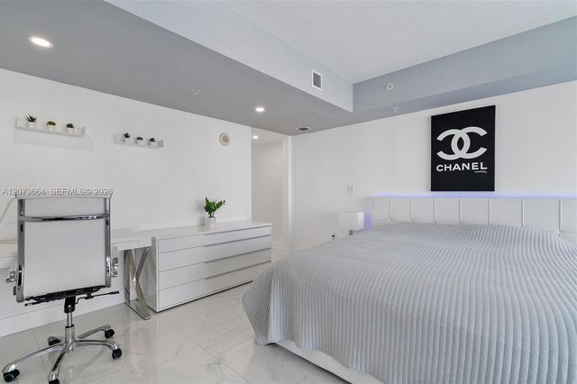 41 SE 5th Street 1111, Miami, FL 33131