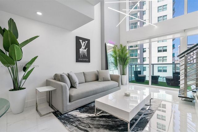41 SE 5th Street 1111, Miami, FL 33131