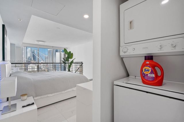 41 SE 5th Street 1111, Miami, FL 33131
