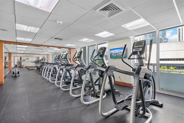 41 SE 5th Street 1111, Miami, FL 33131