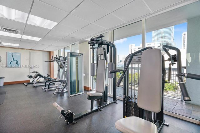 41 SE 5th Street 1111, Miami, FL 33131