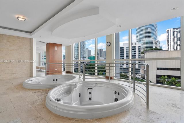 41 SE 5th Street 1111, Miami, FL 33131