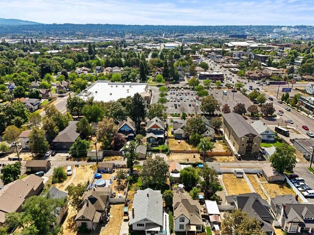 927 E Augusta Ave, Spokane, WA 99207