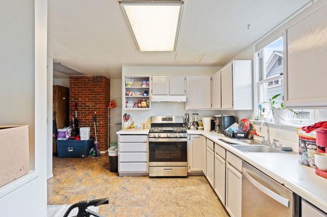 927 E Augusta Ave, Spokane, WA 99207