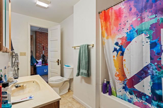 927 E Augusta Ave, Spokane, WA 99207