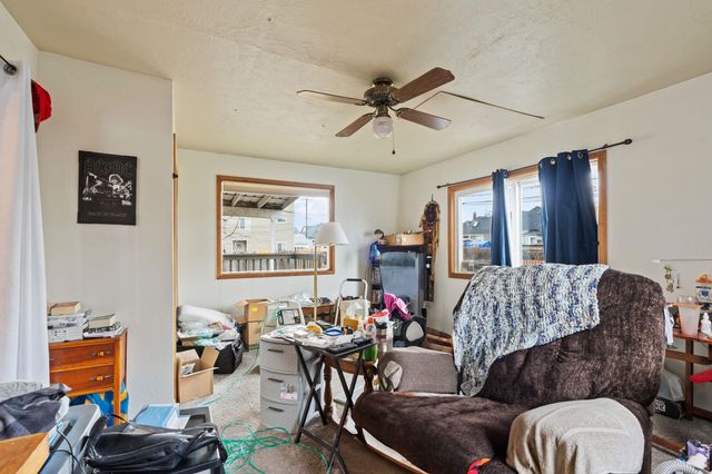 927 E Augusta Ave, Spokane, WA 99207