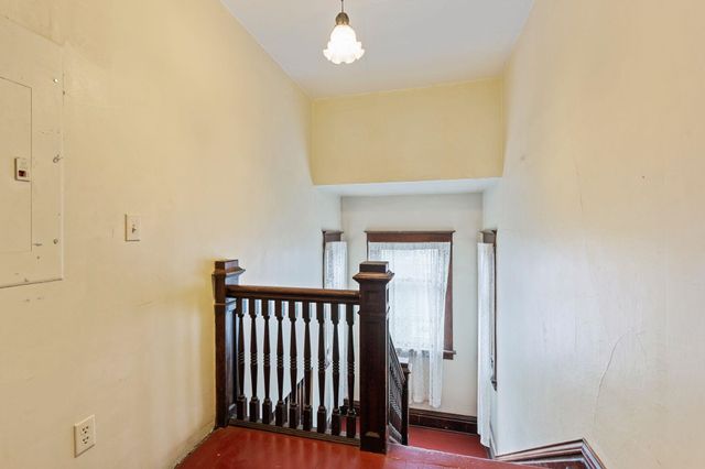 927 E Augusta Ave, Spokane, WA 99207