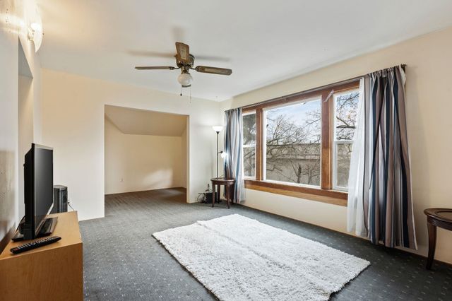 927 E Augusta Ave, Spokane, WA 99207