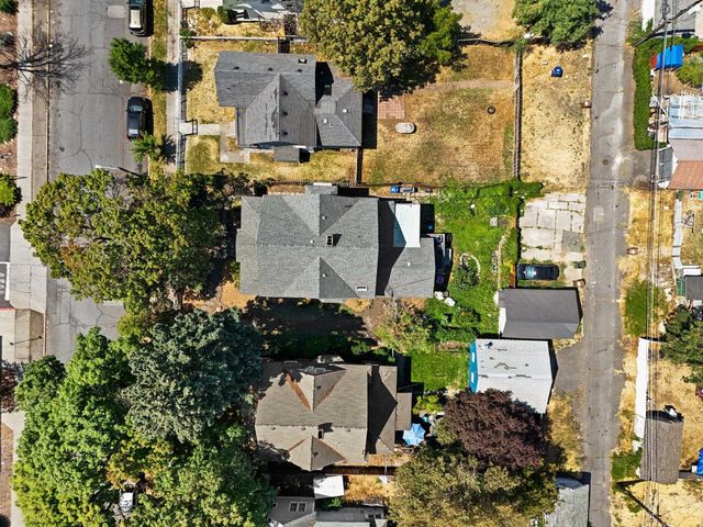 927 E Augusta Ave, Spokane, WA 99207