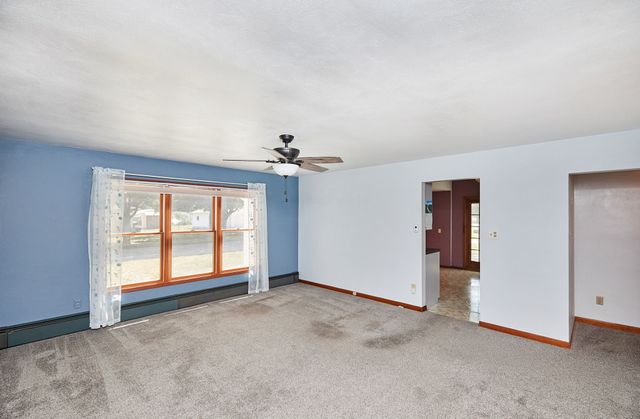 212 NE Elm Street, Greenfield, IA 50849