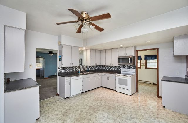 212 NE Elm Street, Greenfield, IA 50849