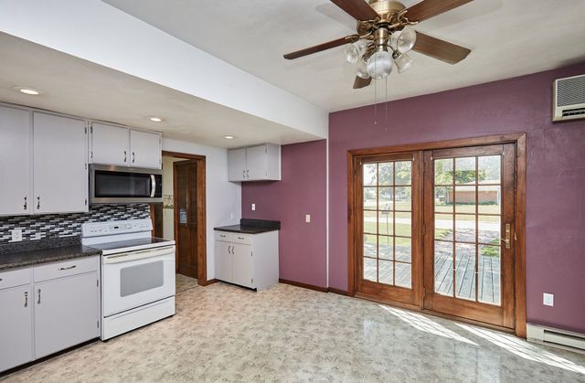 212 NE Elm Street, Greenfield, IA 50849