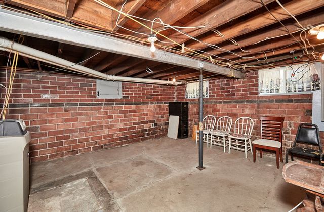 212 NE Elm Street, Greenfield, IA 50849