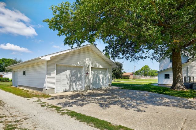 212 NE Elm Street, Greenfield, IA 50849