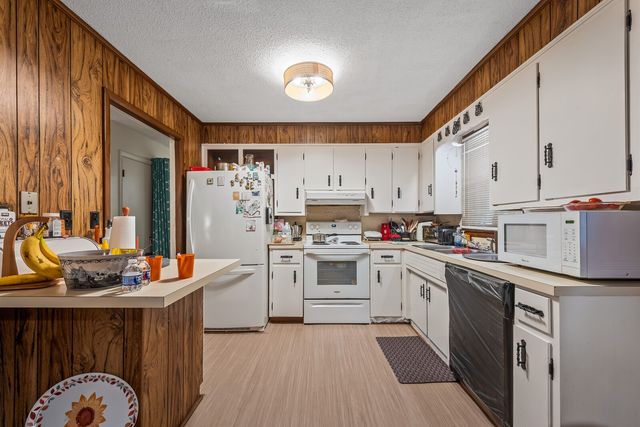 210 Crenshaw Rd, Hartsville, TN 37074