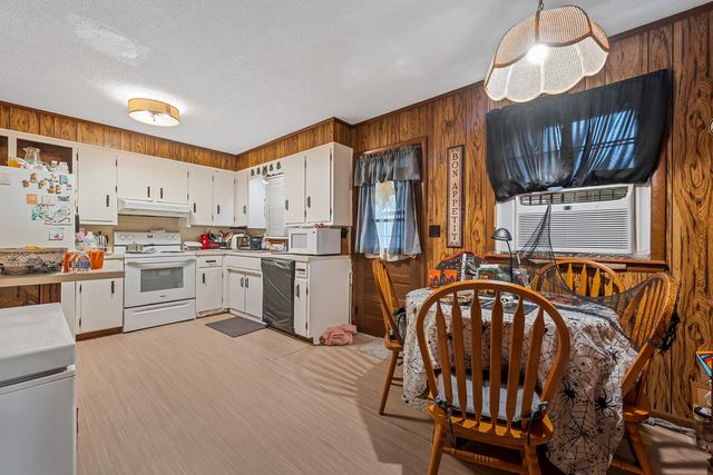 210 Crenshaw Rd, Hartsville, TN 37074