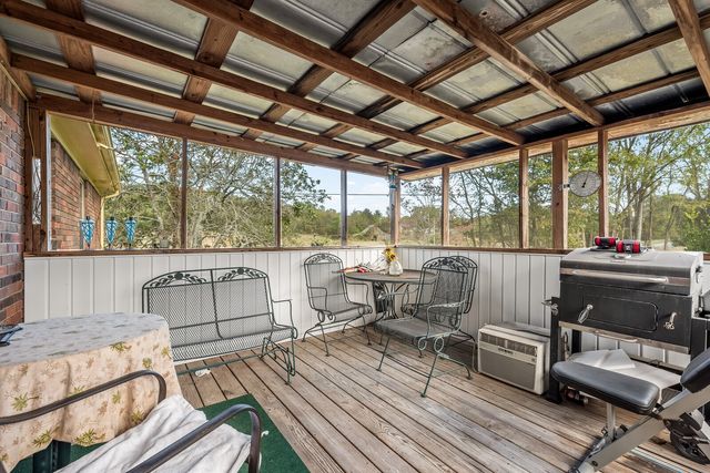 210 Crenshaw Rd, Hartsville, TN 37074