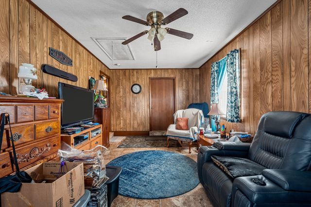 210 Crenshaw Rd, Hartsville, TN 37074