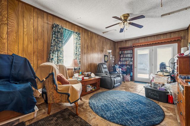 210 Crenshaw Rd, Hartsville, TN 37074