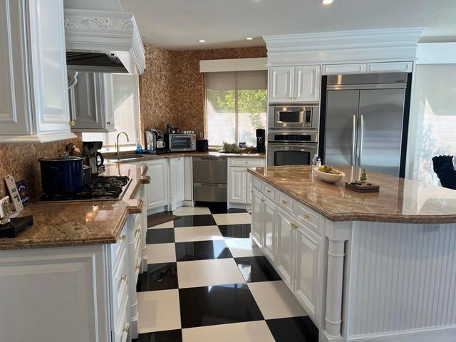 48295 Alder Lane, Palm Desert, CA 92260
