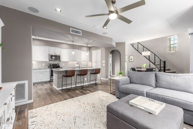 3935 E ROUGH RIDER Road 1350, Phoenix, AZ 85050