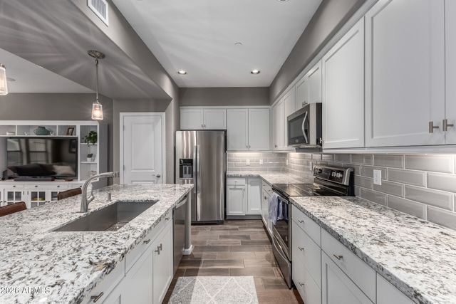 3935 E ROUGH RIDER Road 1350, Phoenix, AZ 85050