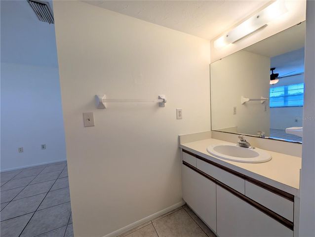 2515 BAYSHORE GARDENS PARKWAY 15, Bradenton, FL 34207