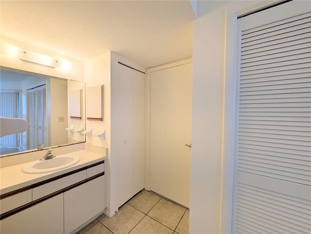 2515 BAYSHORE GARDENS PARKWAY 15, Bradenton, FL 34207