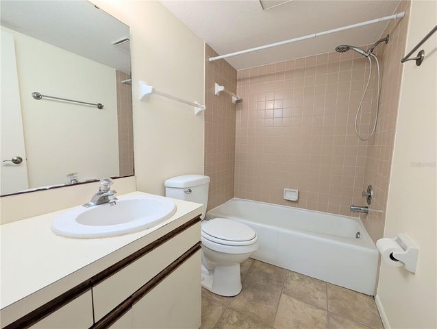 2515 BAYSHORE GARDENS PARKWAY 15, Bradenton, FL 34207